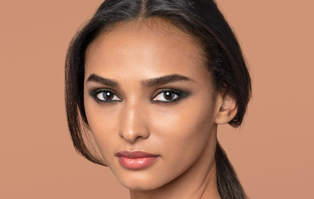 Get The Look: Fall's Dramatic Lined Eye